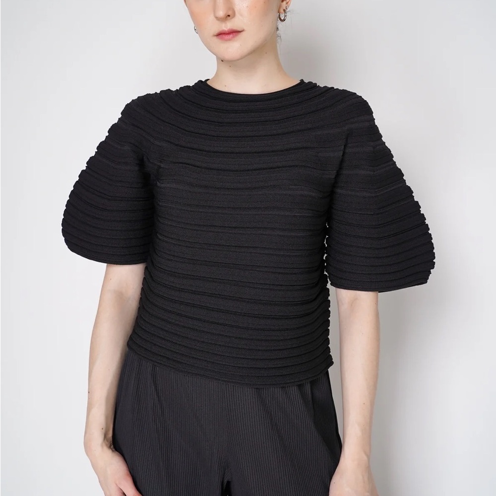 pleats please issey miyake mushroom ribbed knit top in black
